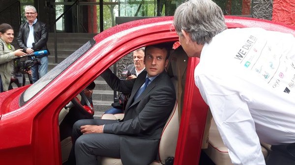 Emmanuel Macron essaie le prototype GazelleTech